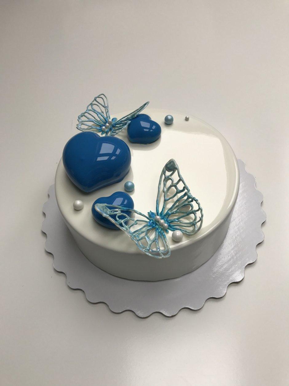 Муссовый торт с бабочками