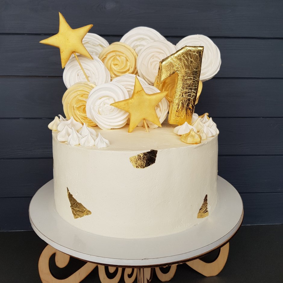 Торт с золотыми звездами