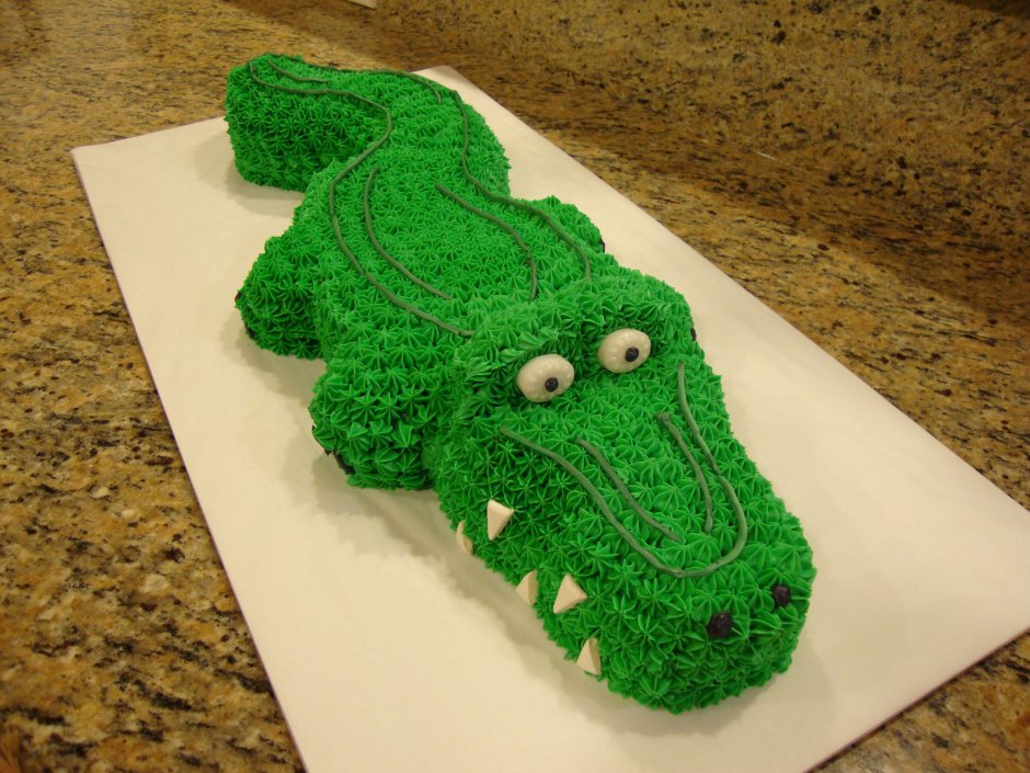 Торт в виде крокодила