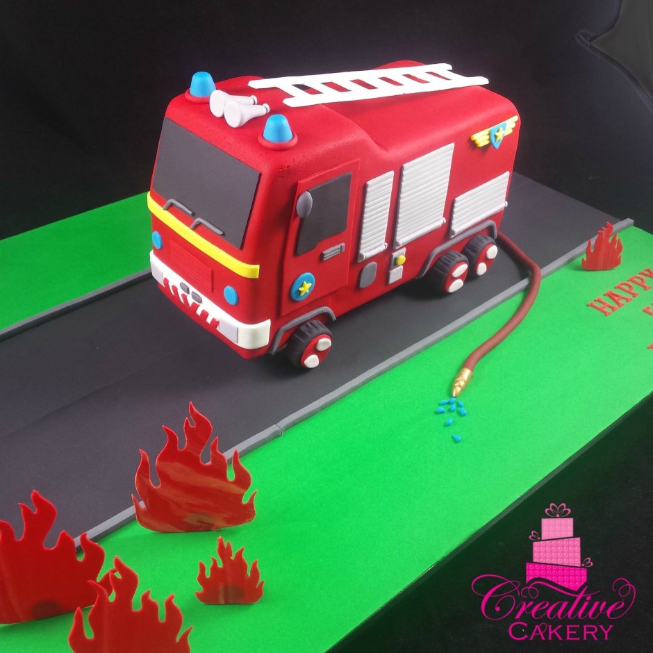 Торт пожарная машина из мастики