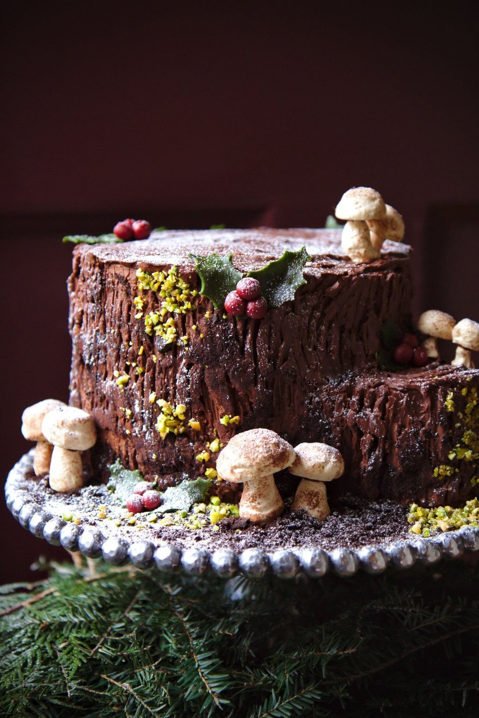 Торт с декором дерева