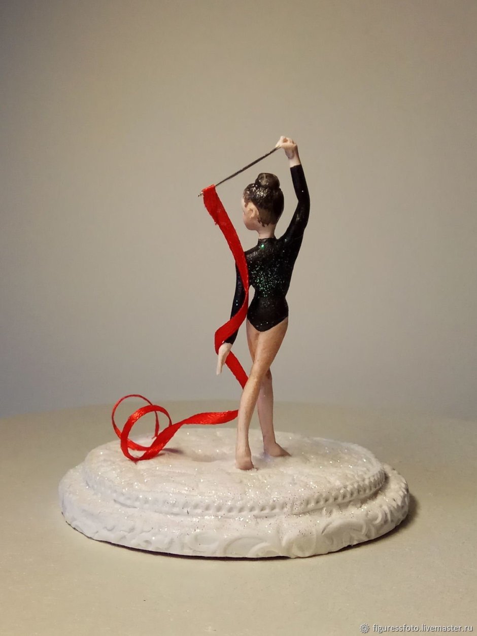 Фигурка статуэтка гимнастки