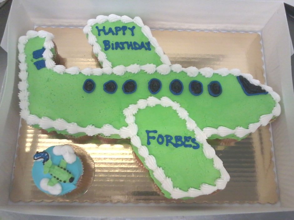 Торт кремовый для мальчика в виде самолёта