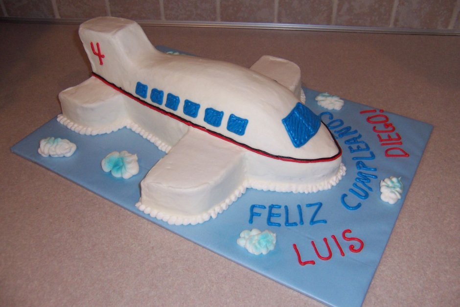Торт для мальчика в виде самолета