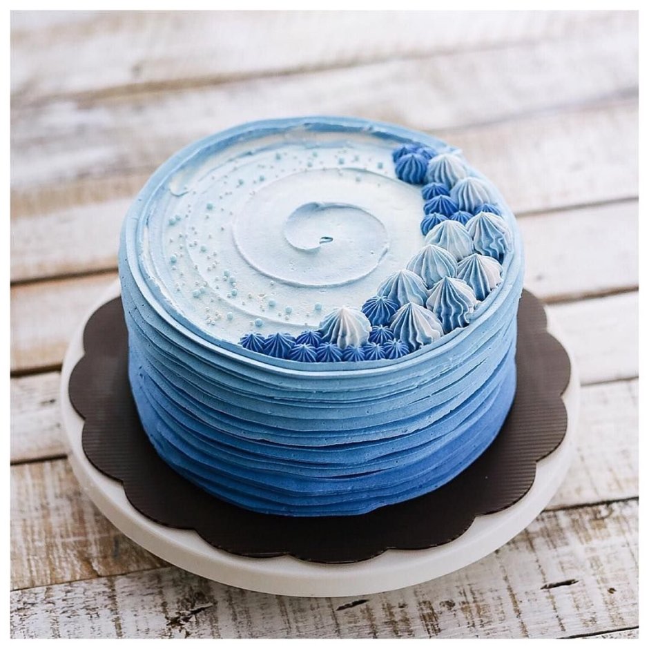 Торт с сине-голубым декором