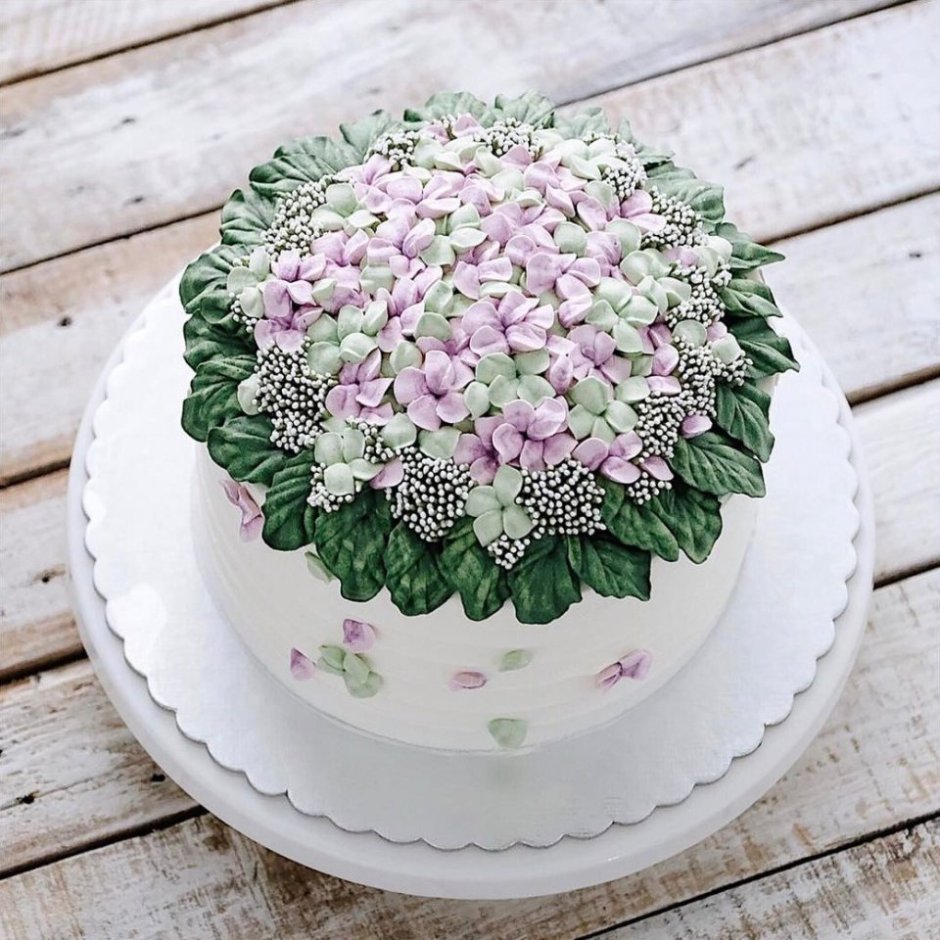 Украшение торта мелкими цветочками