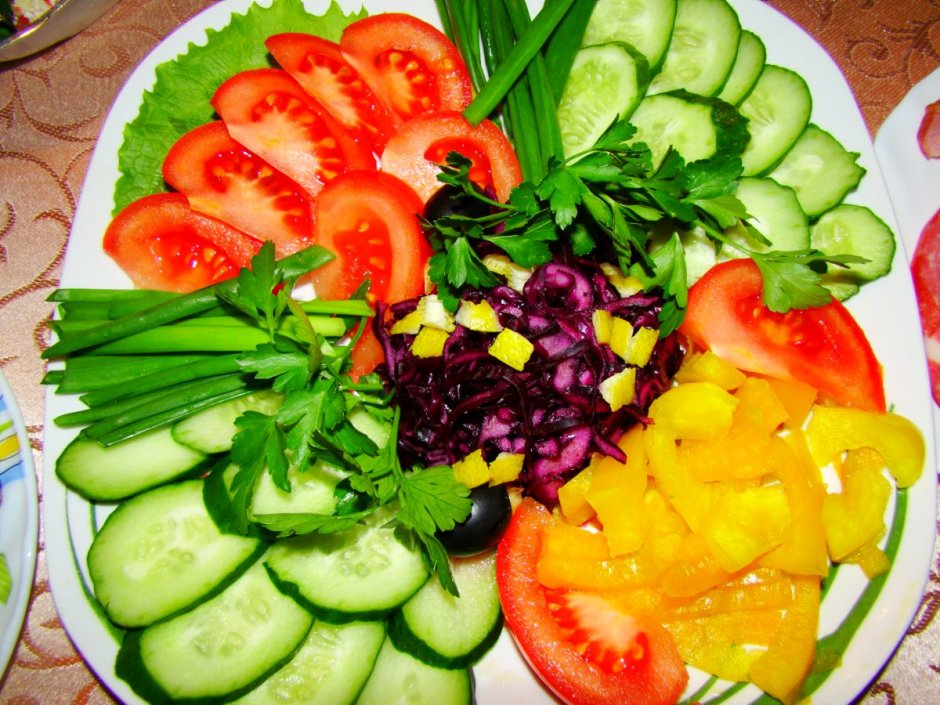 Красиво выложить овощи на тарелку