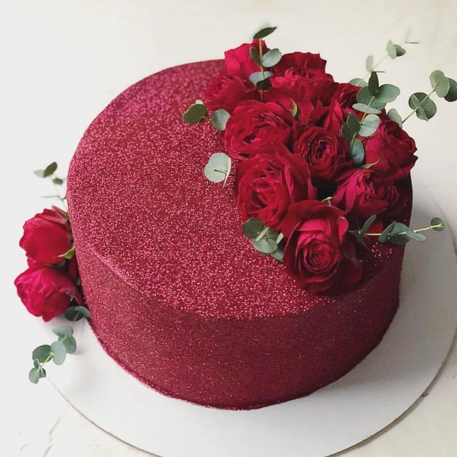 Красный велюровый торт
