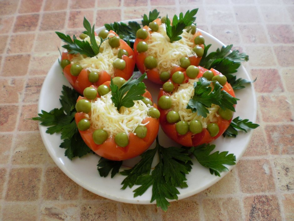 Салат с помидорами