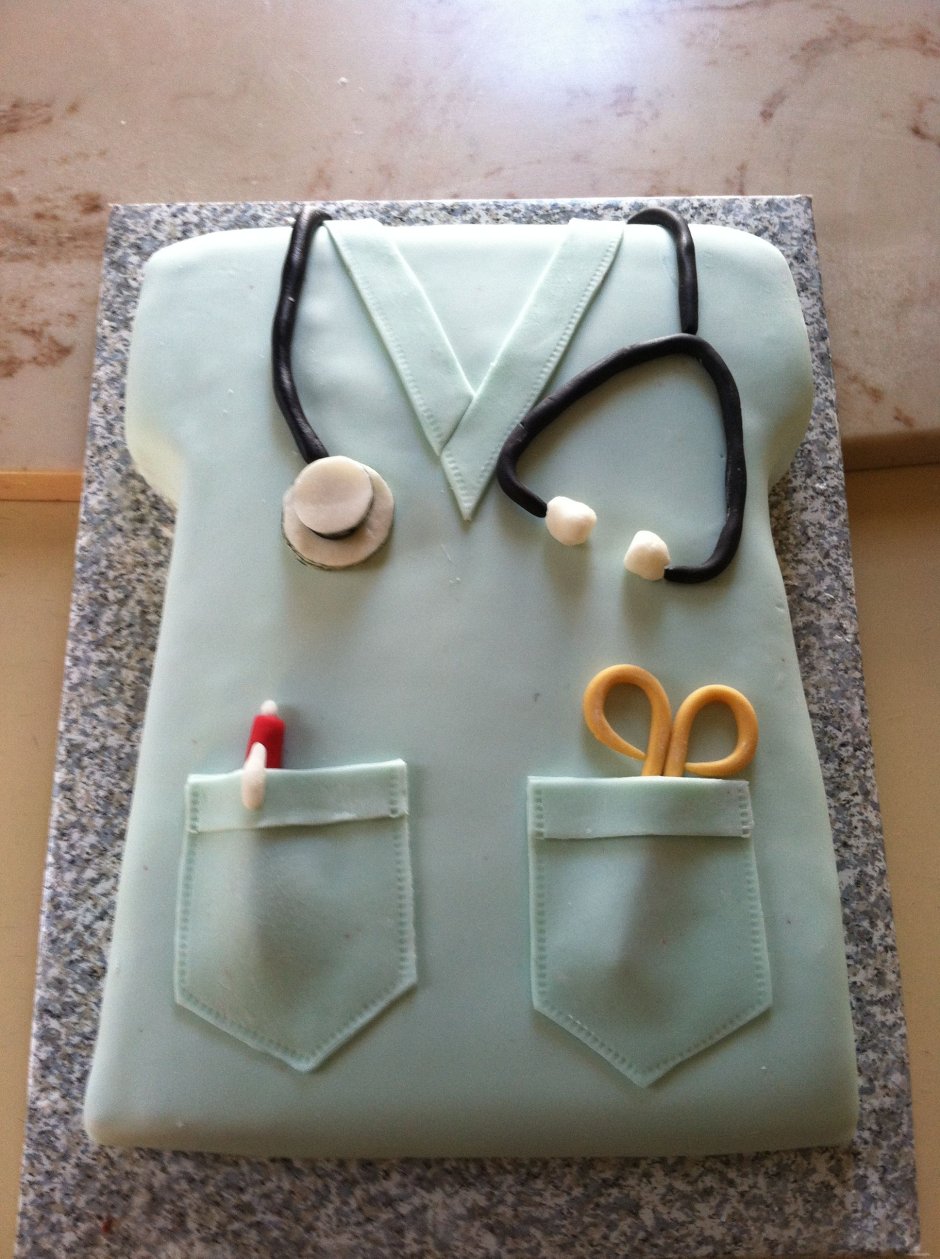Торт для выпускников медика