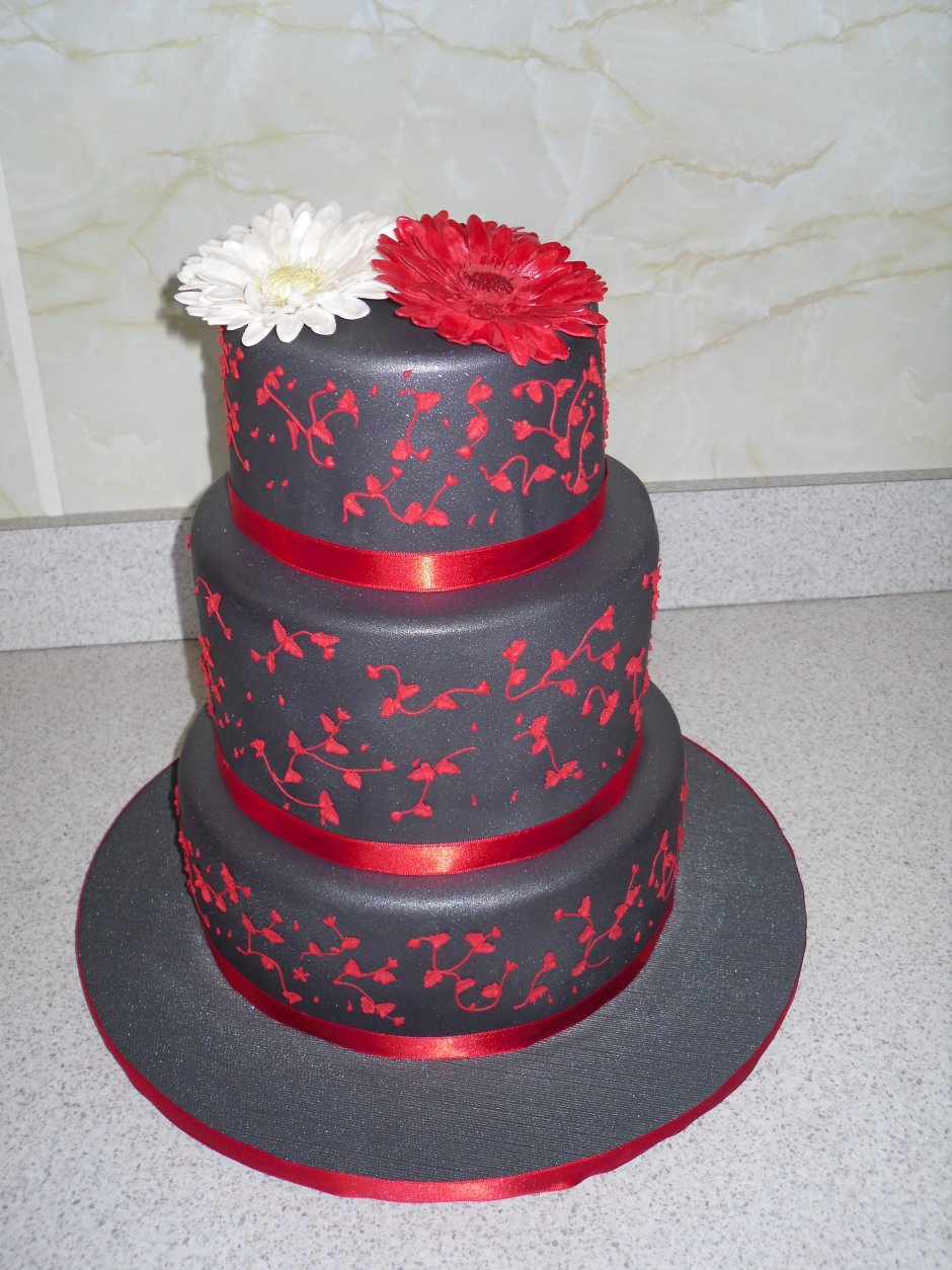 Черно красный торт для мужчины