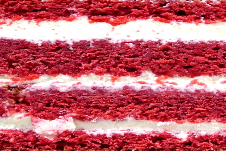 Торт красный бархат в разрезе