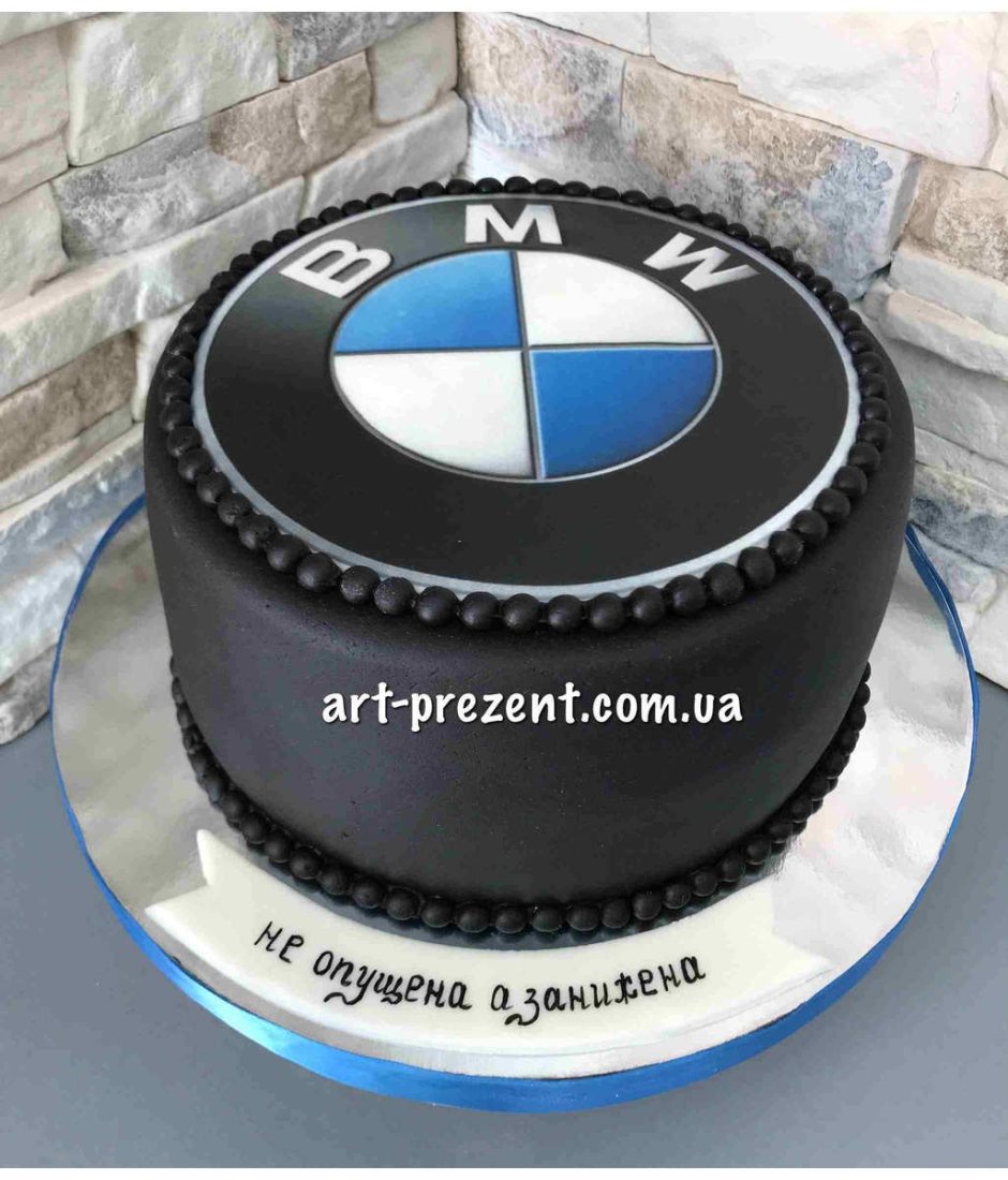 Черный торт с логотипом