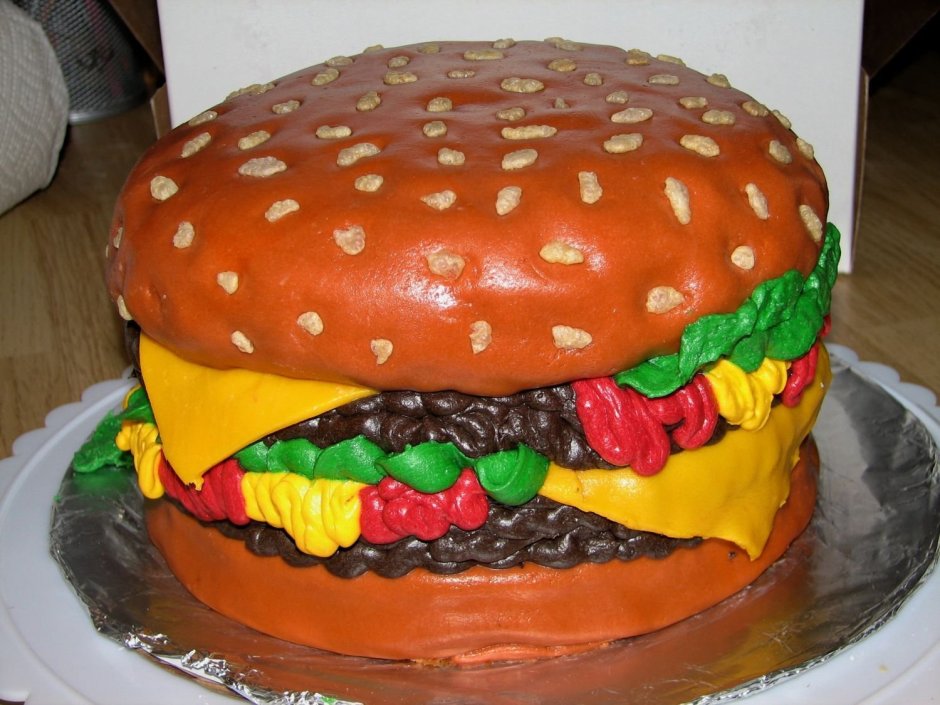 Торт в виде гамбургера без мастики