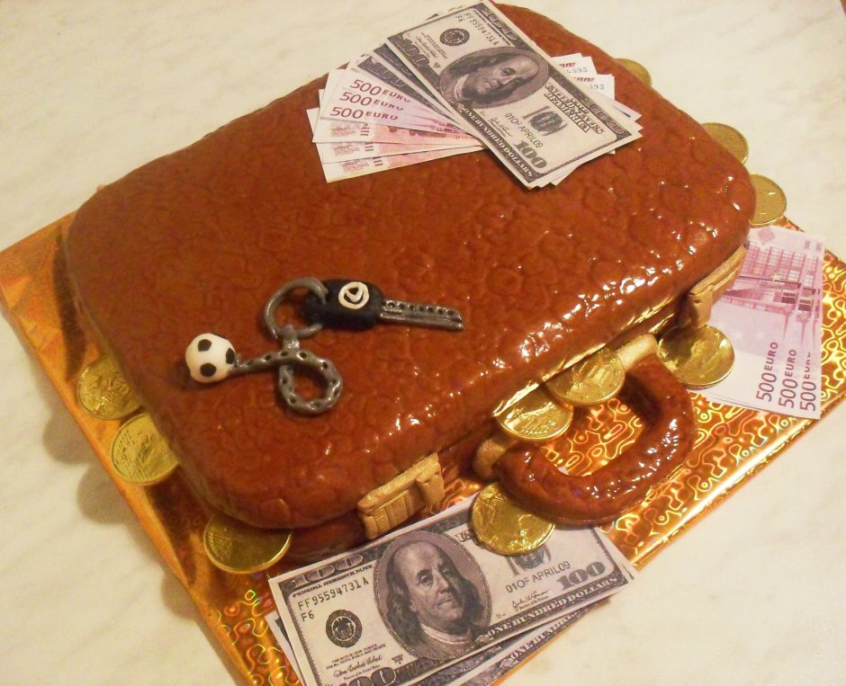 Торт чемодан с долларами