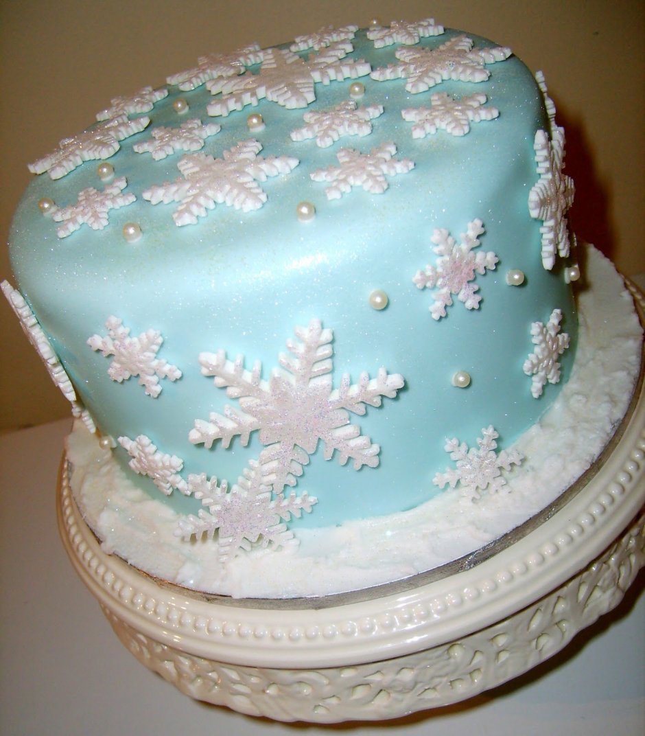 Торт со снежинками