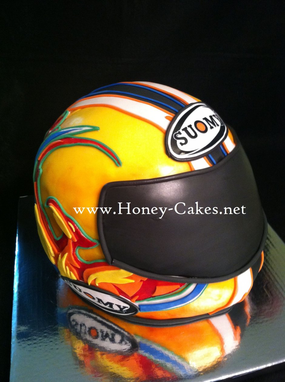 Торт шлем мотоциклиста