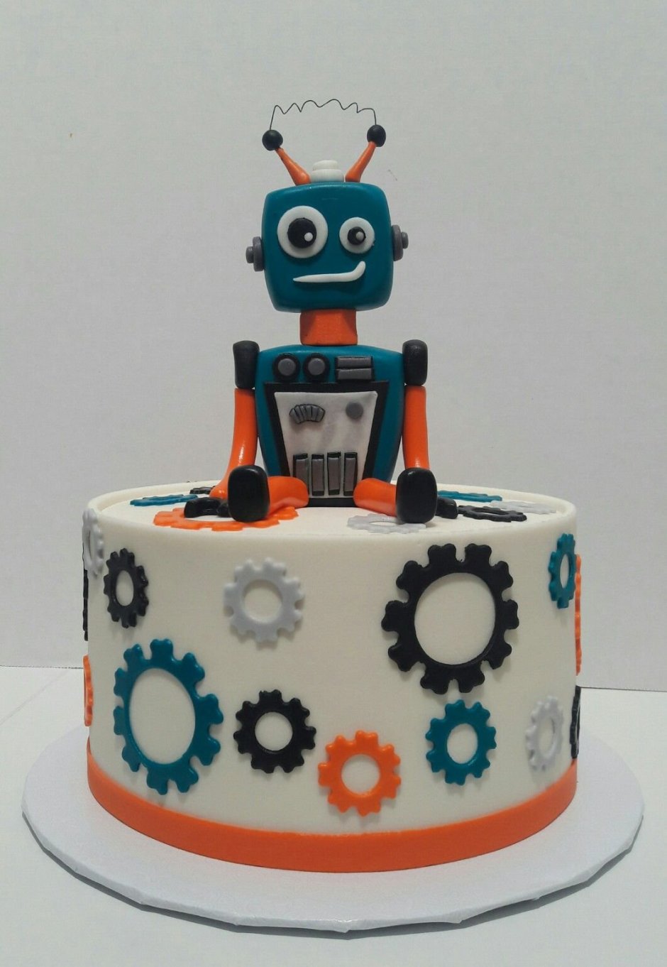 Торт в виде робота