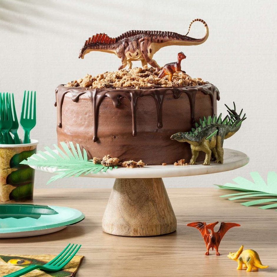 Красивый торт с динозаврами