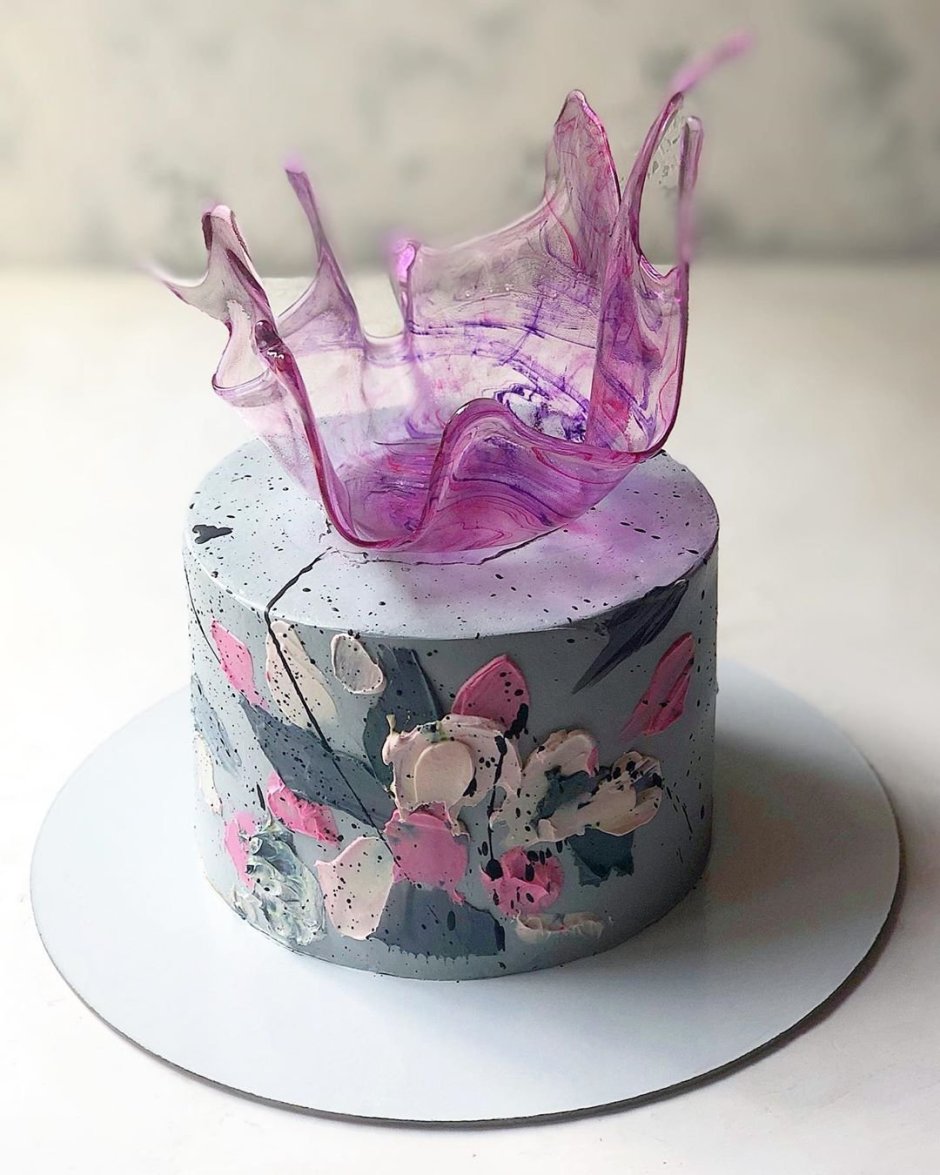 Торт с карамельной вазой с днем рождения