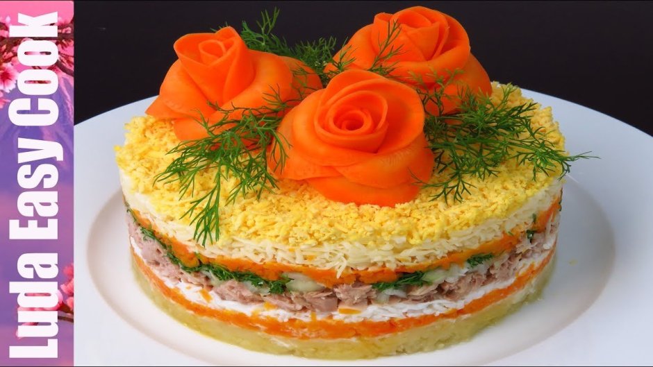 Салат Мимоза в виде торта