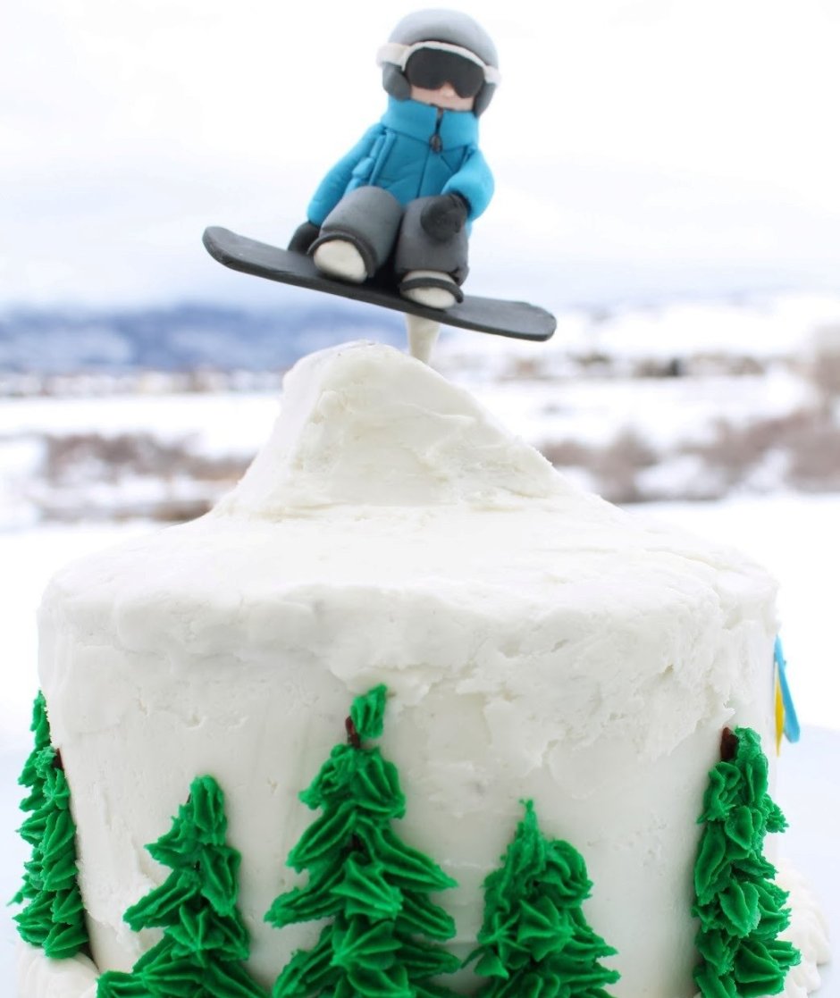 Торт с лыжами для девочки