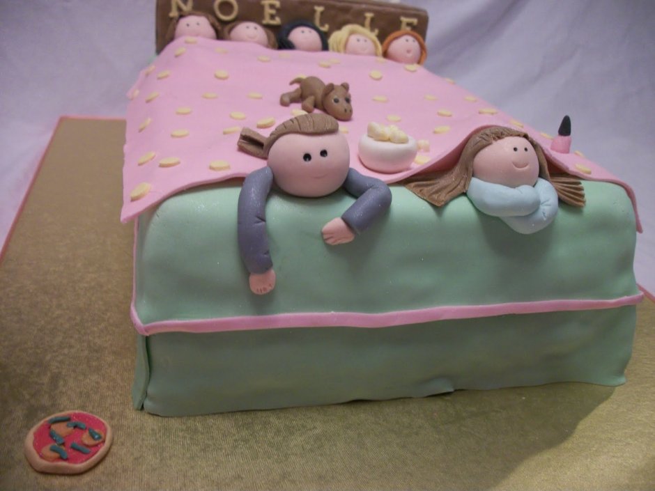 Торт подушка на пижамную вечеринку
