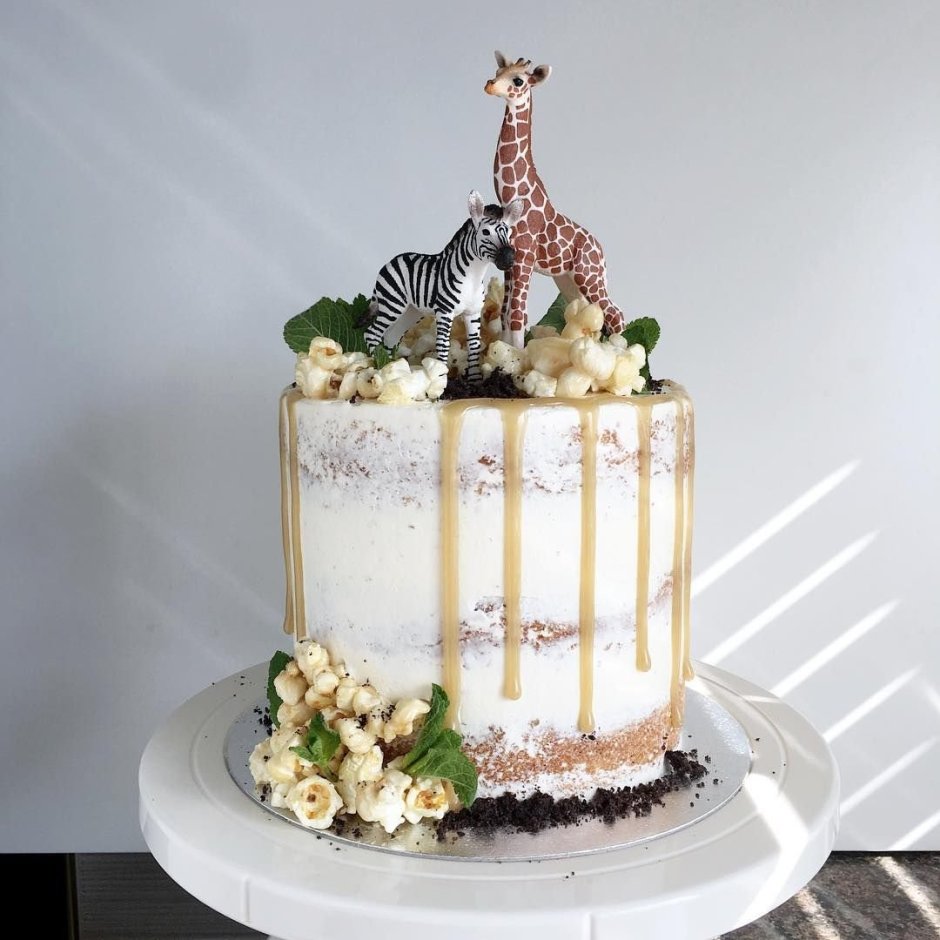 Торт с жирафом в стиле Сканди