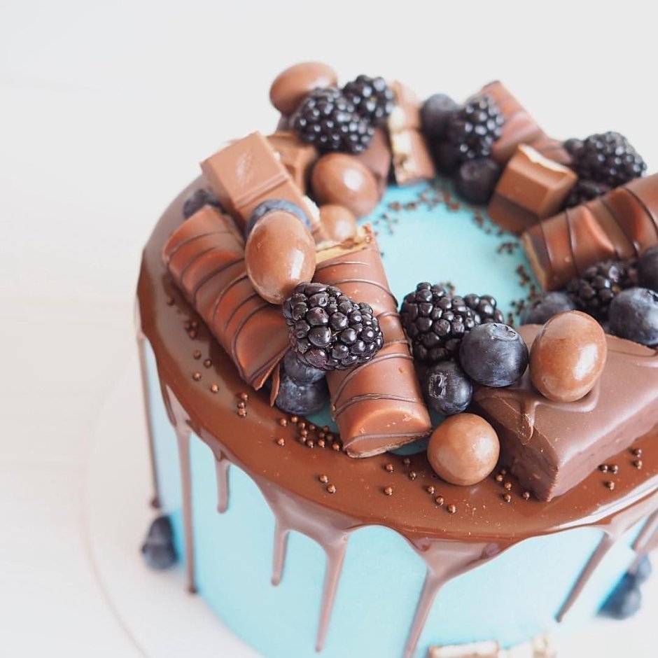 Украшение торта на день рождения