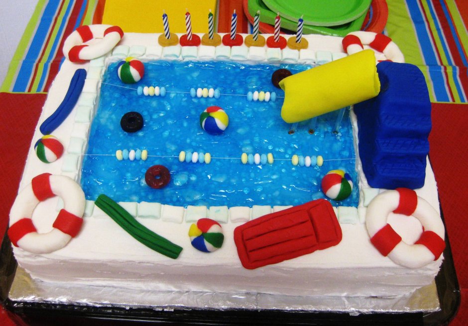 Торт на вечеринку у бассейна