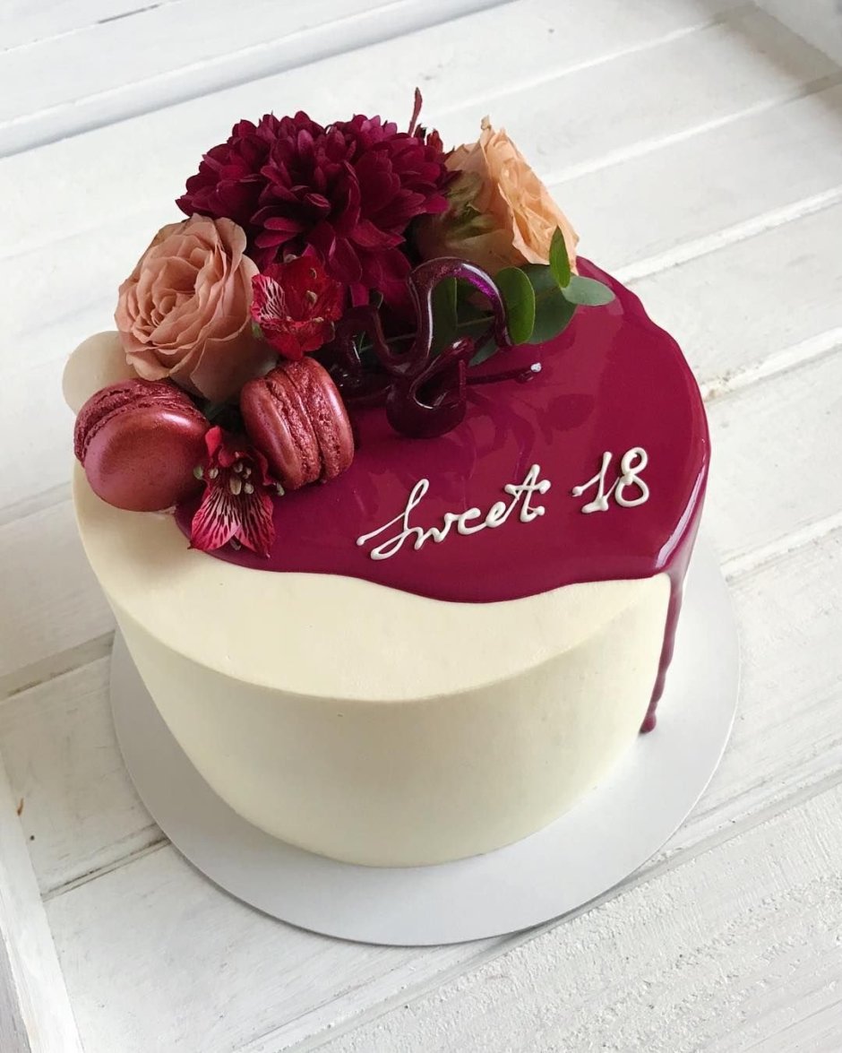 Бордовый торт на свадьбу