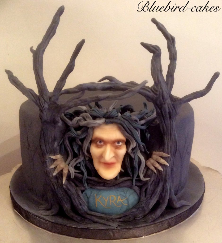 Необычный торт с ведьмами