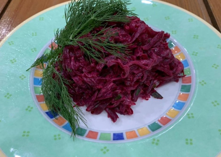 Легендарный салат из советских времен из свёклы