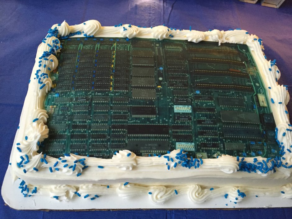 Украшения торта компьютерщику