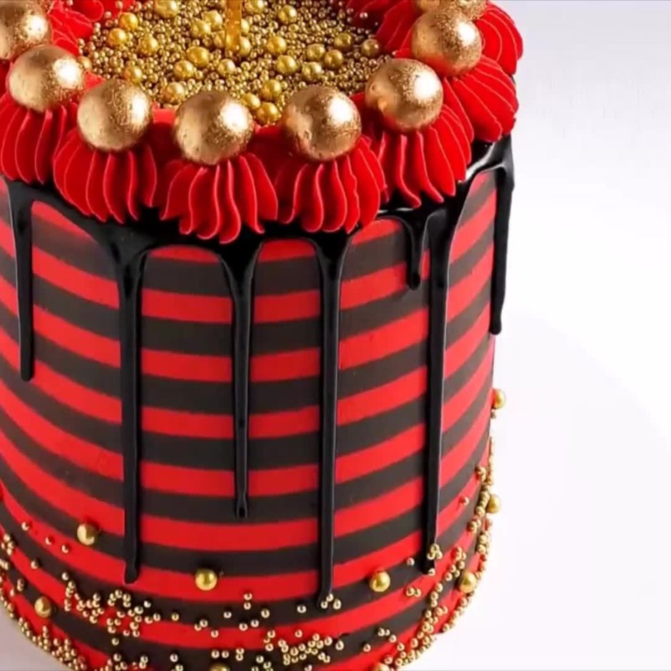 Торт в красно черно золотой