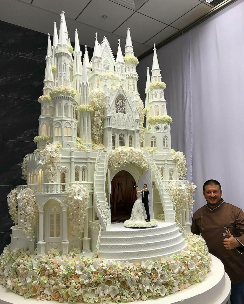 Торт белый замок