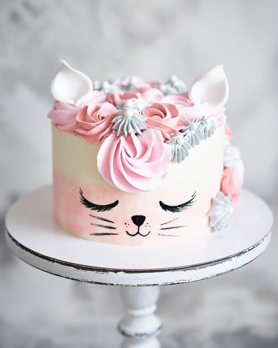 Торт на день рождения с котиками