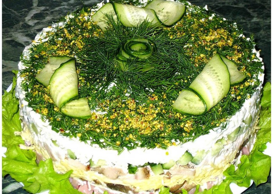 Украшение салатов зеленью
