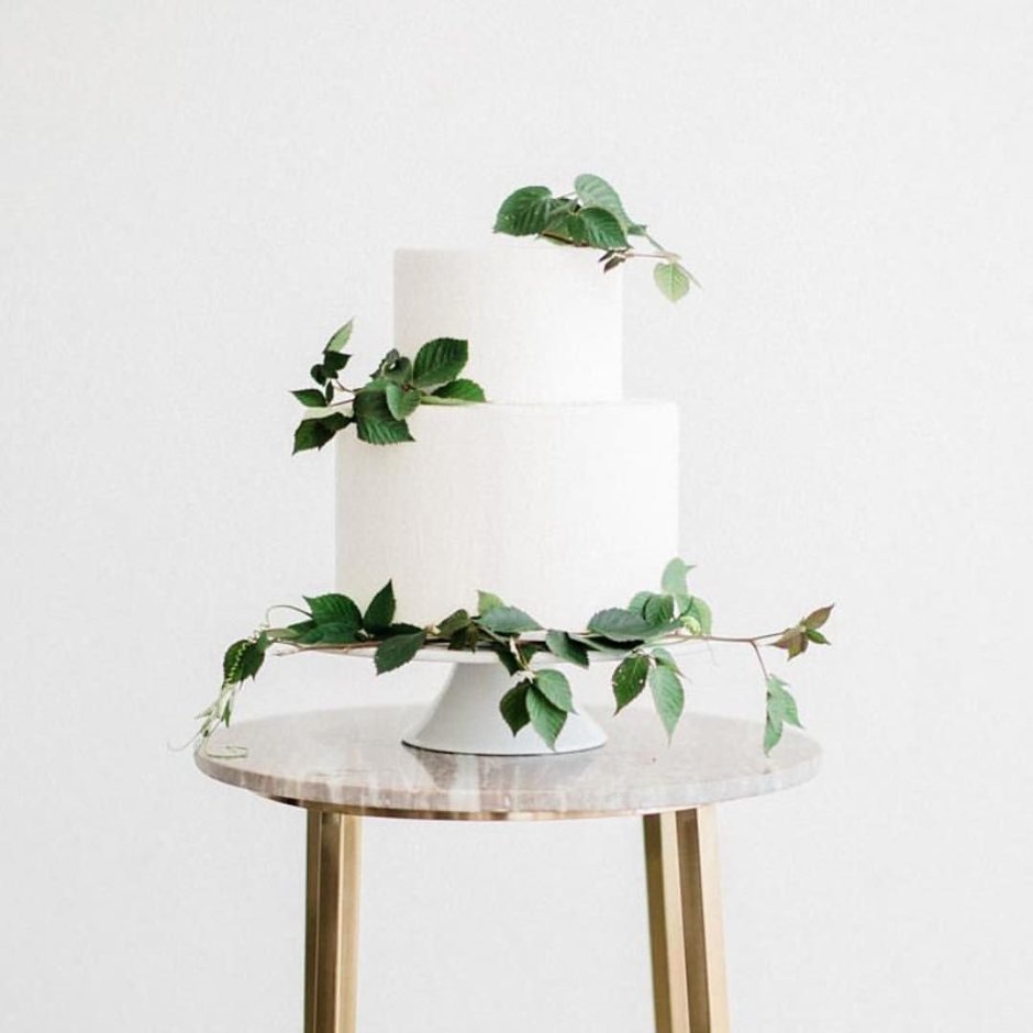 Свадебный торт с зеленью минимализм