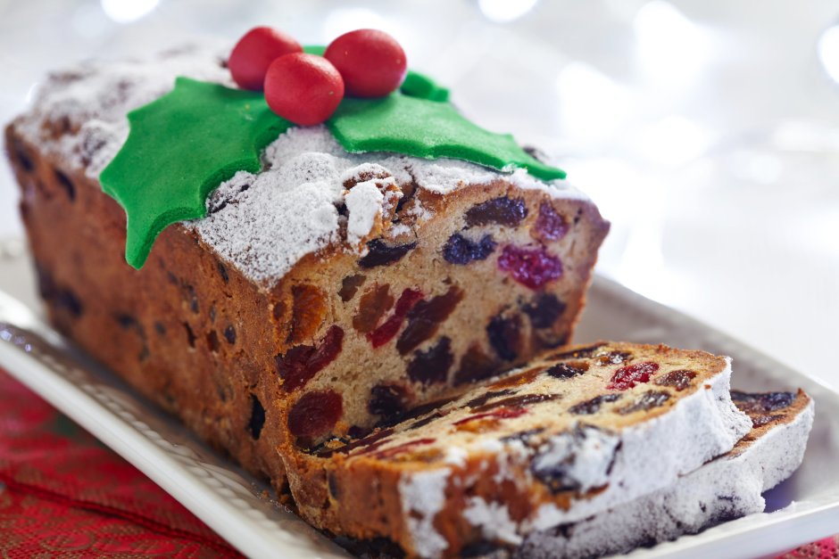 Рождественский пирог с орехами и цукатами