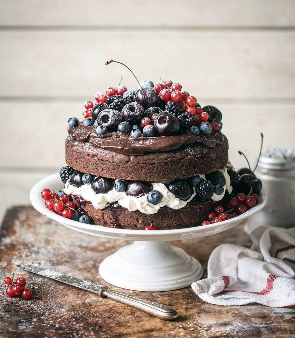 Тортик шоколадный с ягодами
