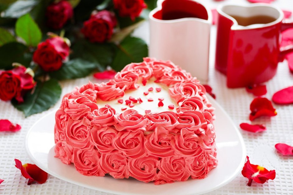 Торт с сердечками на день рождения