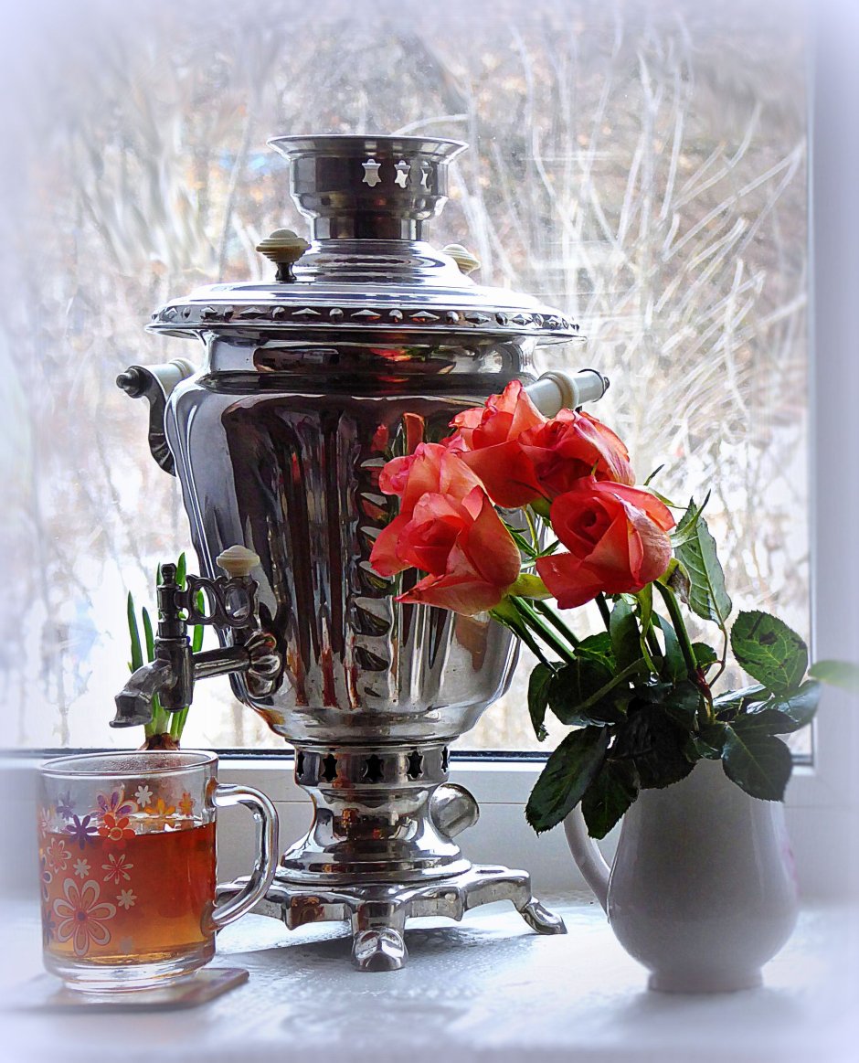 Чай из самовара зимой