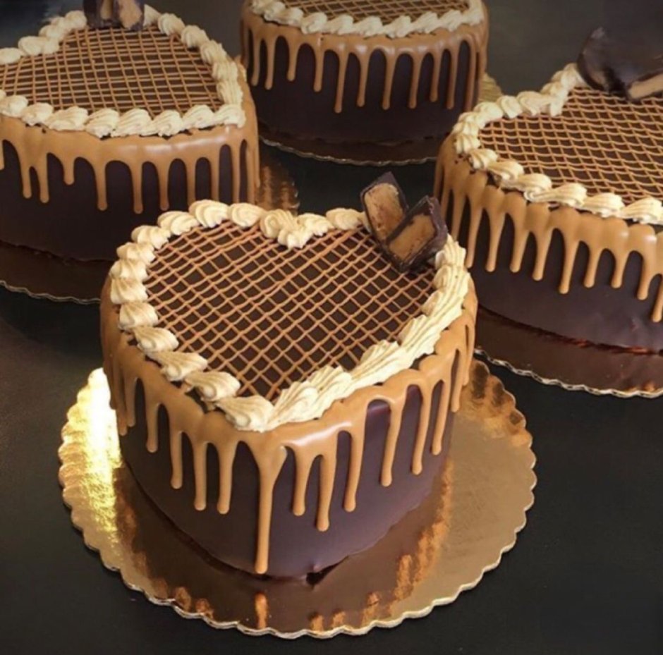 Украшение из шоколада для пирожных