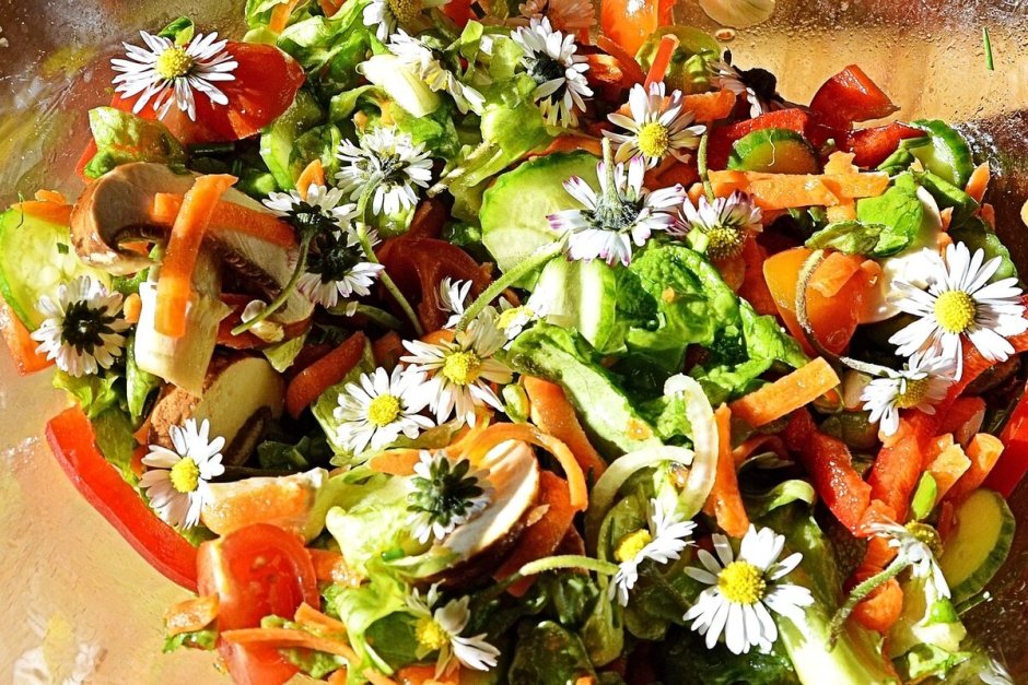 Красивый салат с овощами