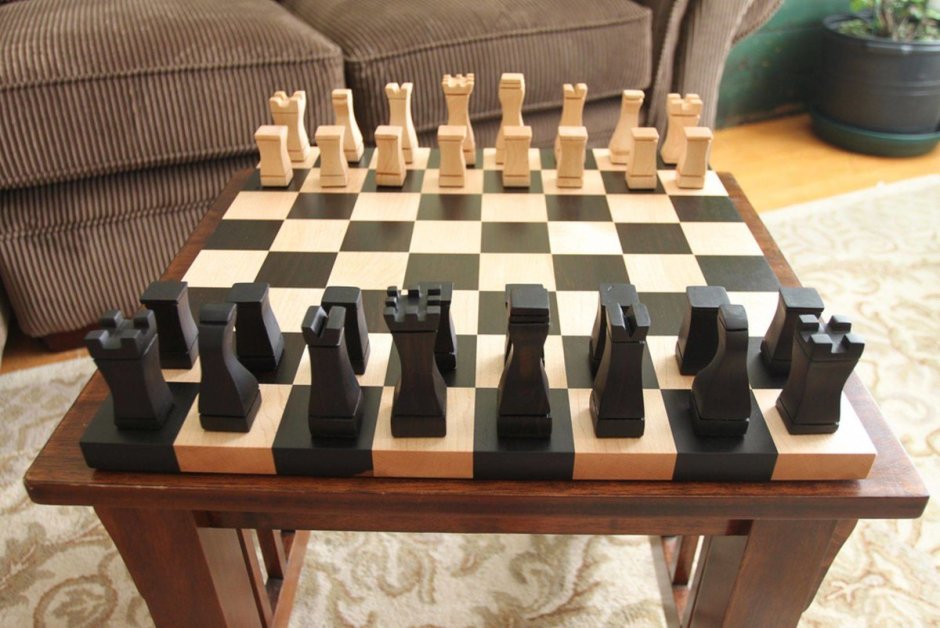 Самодельные шахматы из дерева