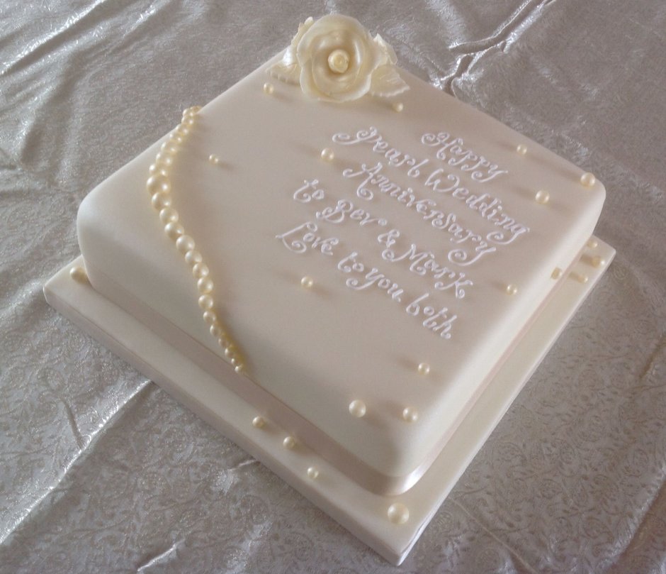 Квадратный торт на жемчужную свадьбу