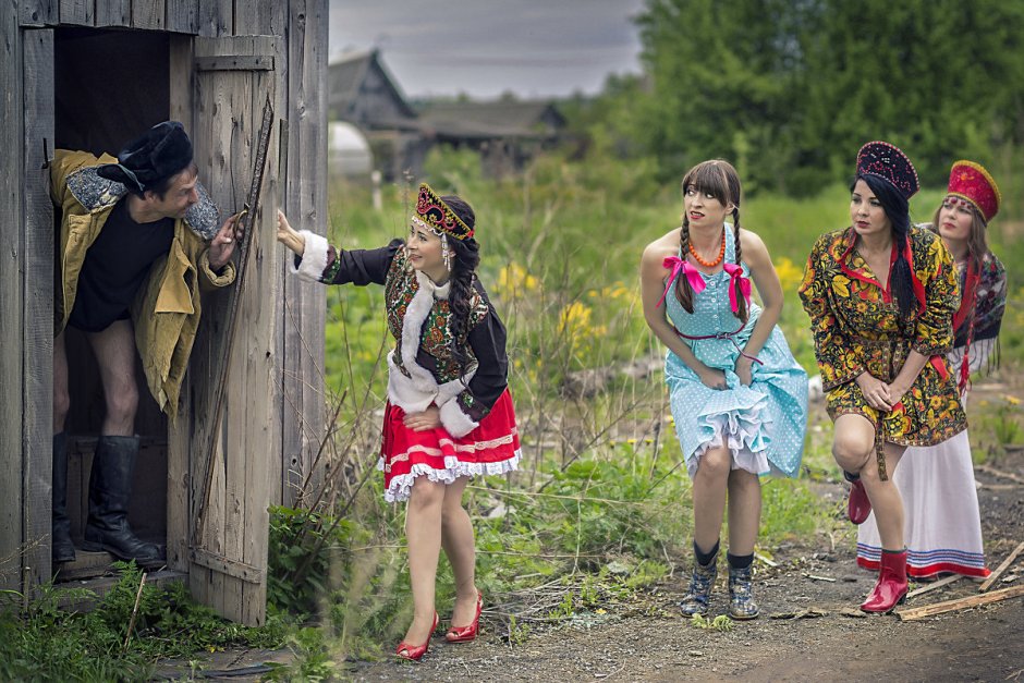 Девчонки в деревне