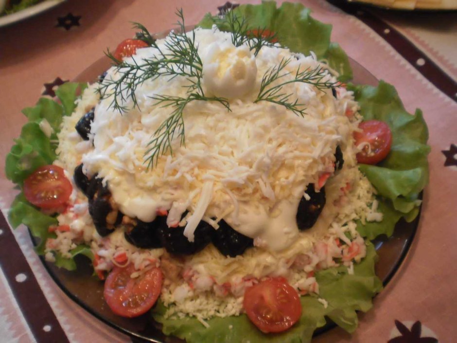Новогодний салат черная Жемчужина