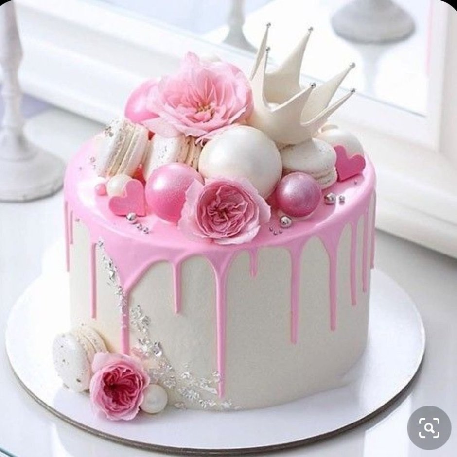 Милый розовый торт с ракушкой